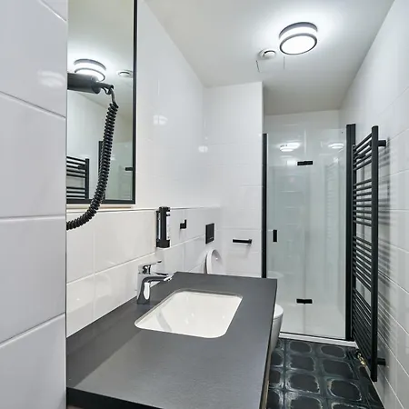 Labska 20 - Apartmanovy Dum شقة *